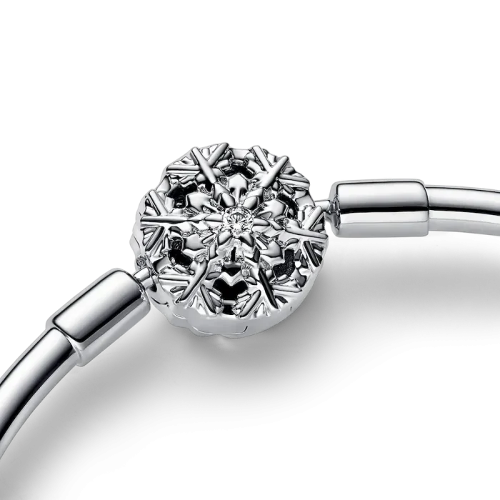 FINAL SALE - Pandora Moments Sparkling Snowflake Clasp Bangle - Image 4