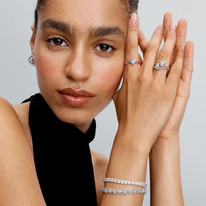 Wavy Pavé Heart Ring - Image 3