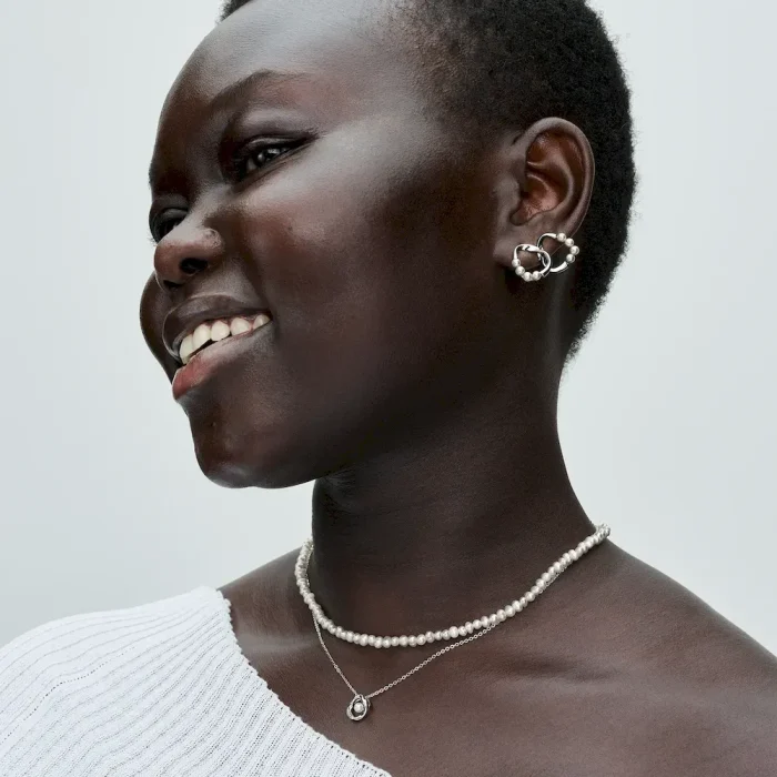 Organically Shaped Pavé Circle & Treated Freshwater Cultured Pearl Collier Necklace - Image 3