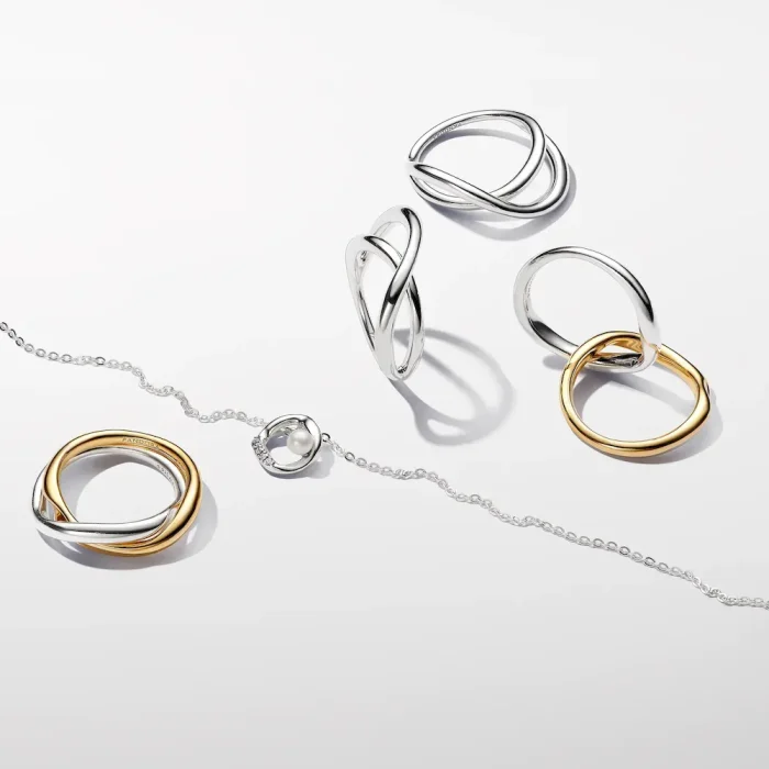 Organically Shaped Pavé Circle & Treated Freshwater Cultured Pearl Collier Necklace - Image 4