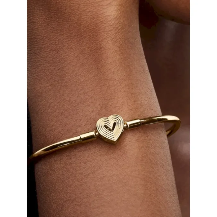 Radiating Heart Clasp Bangle - Image 2