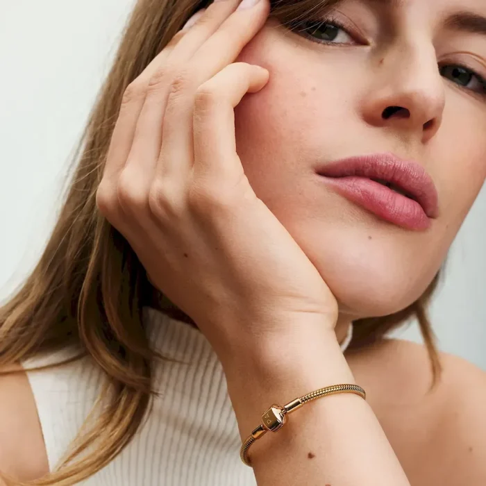 BE LOVE Engravable Golden Love Heart Charm Bracelet Set - Image 12