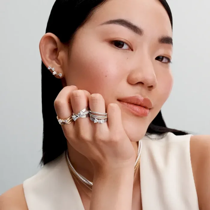 Sparkling Bow Crossover Ring - Image 4