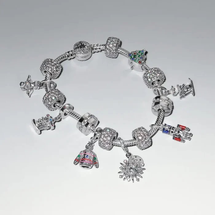 North Star Clasp Snake Chain Bracelet - Image 7