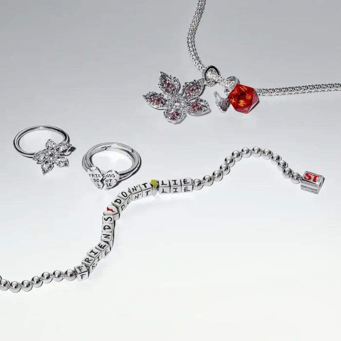 Stranger Things Friends Don't Lie Bracelet - Image 6