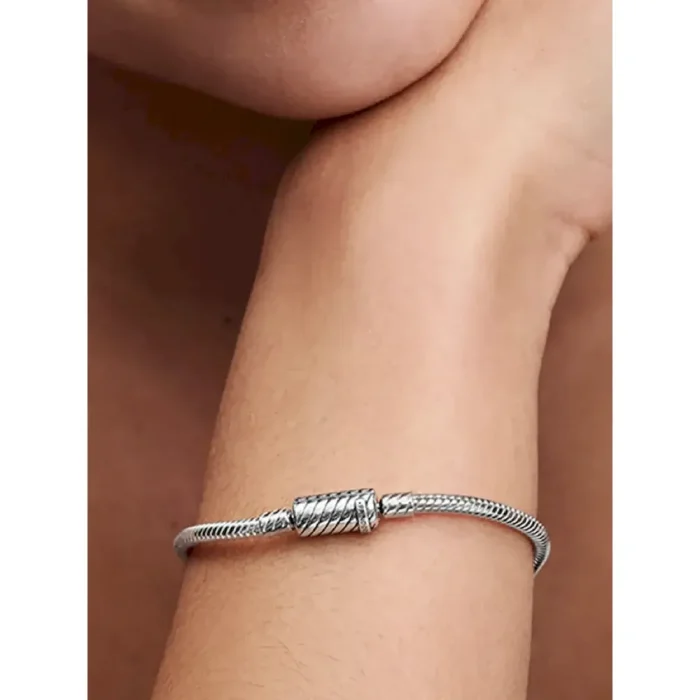 Easy-Close Magnetic Clasp Snake Chain Bracelet - Image 3