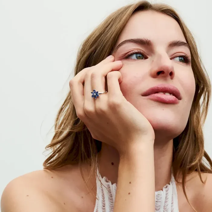 Sparkling Herbarium Cluster Ring - Image 3