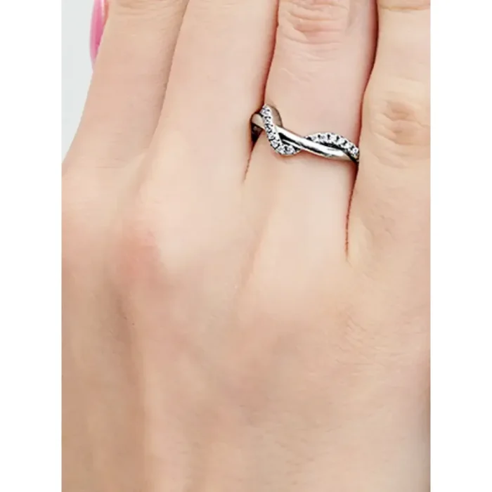 Sparkling Intertwined Wave Ring - Image 2