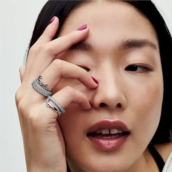 Sparkling Intertwined Wave Ring - Image 4